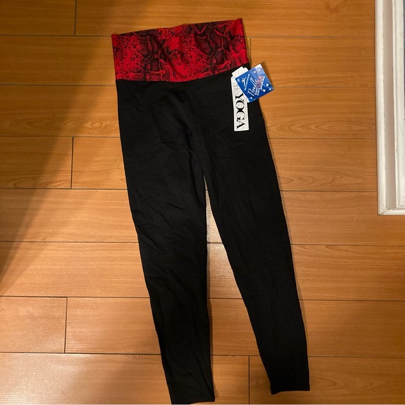 3/$15!! NWT Yoga Pants Snake Charmer - Picture 5 of 5